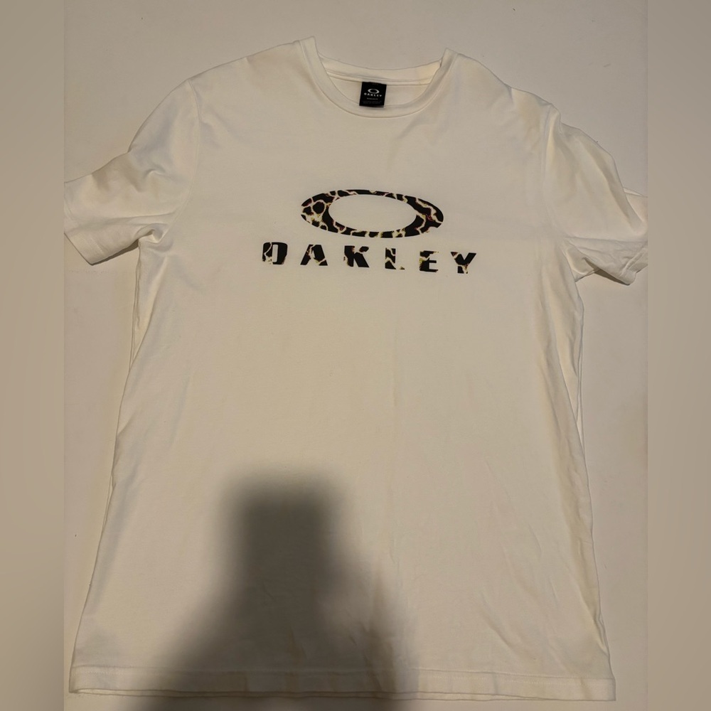 Oakley tee